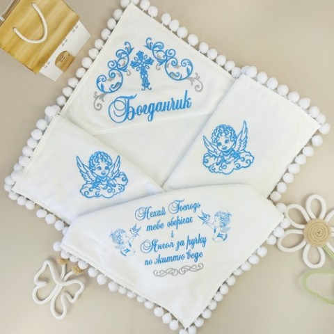 Крижма для хлопчика з вишивкою "Кучеряві янголята" Крижма для хлопчика з вишивкою "Кучеряві янголята"